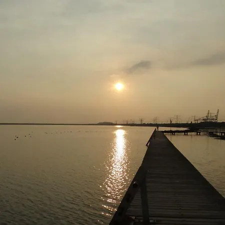 Beach Hotel Oostvoorne أوستفورني