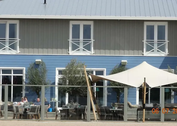 Beach Hotel Oostvoorne Hotell *