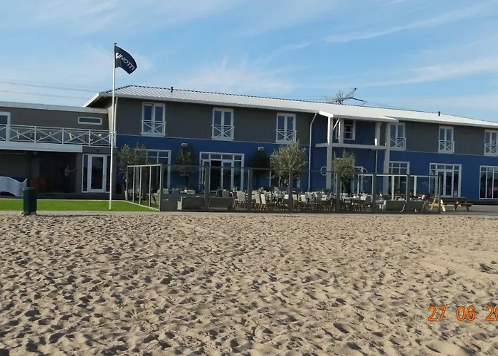Beach Hotel Oostvoorne Hotel *